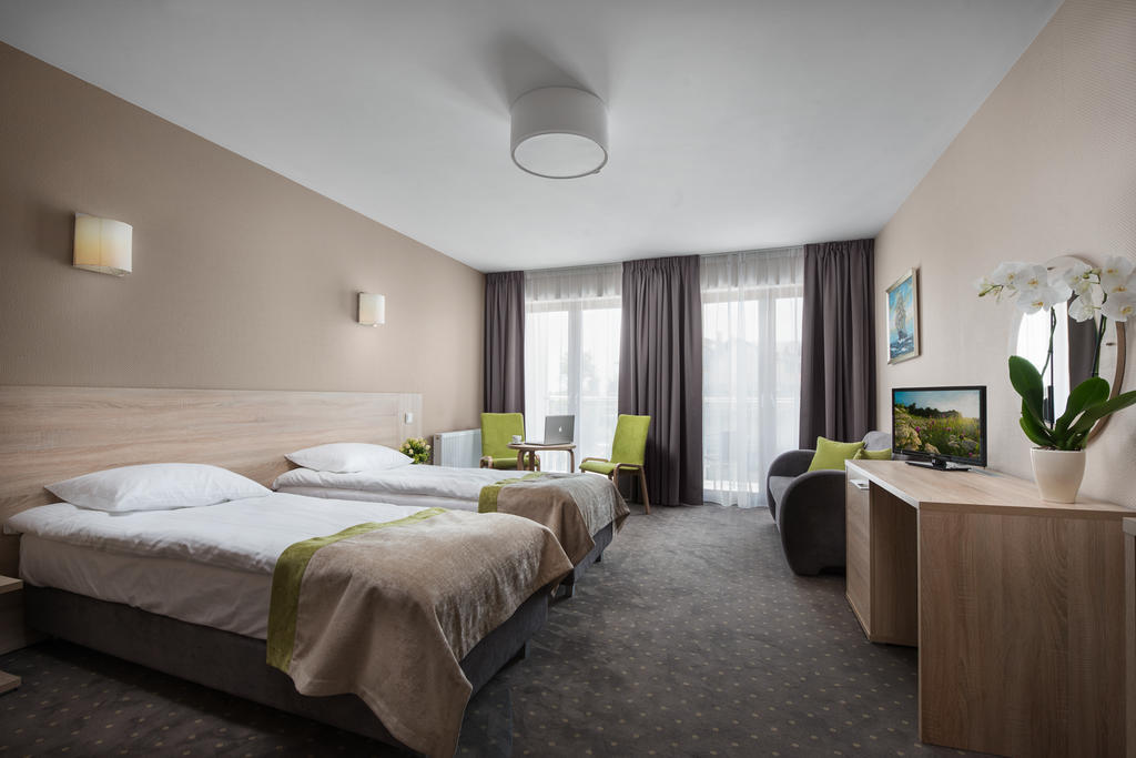 Hotel Szafir Ястшембя-Гура Экстерьер фото