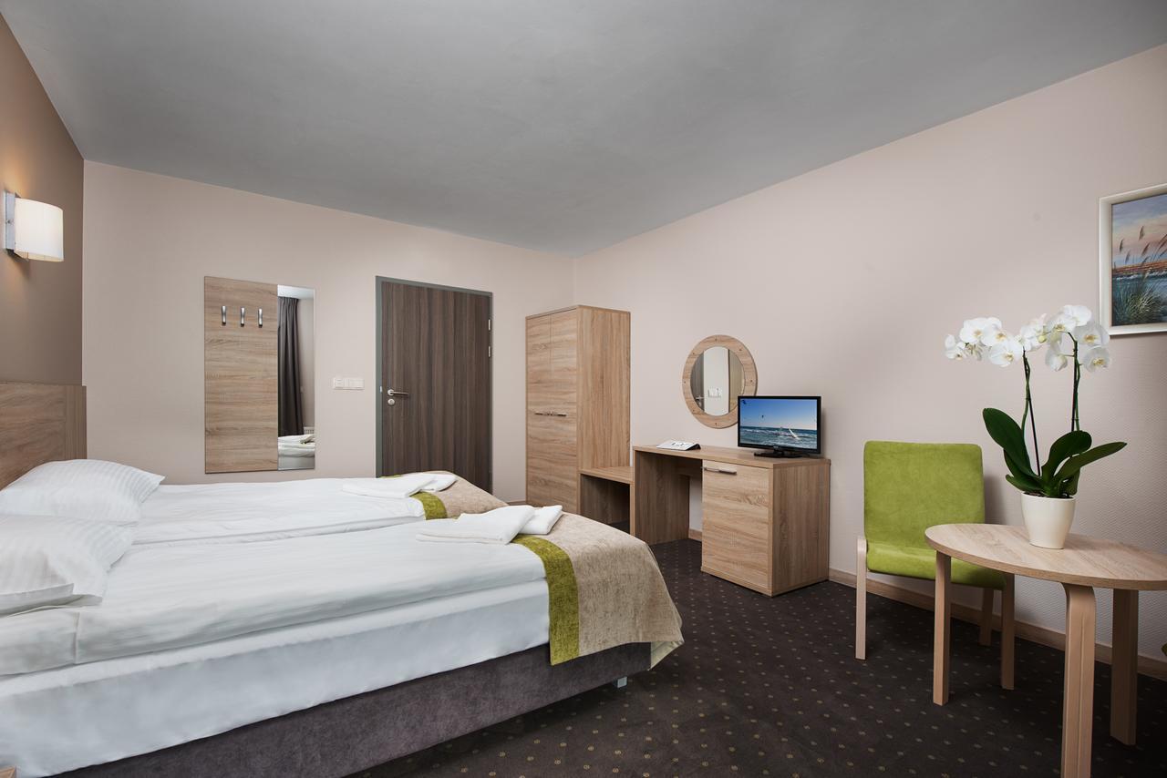Hotel Szafir Ястшембя-Гура Экстерьер фото
